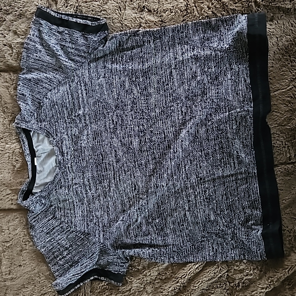 Lululemon static black white short sleeve top size 10 Excellent